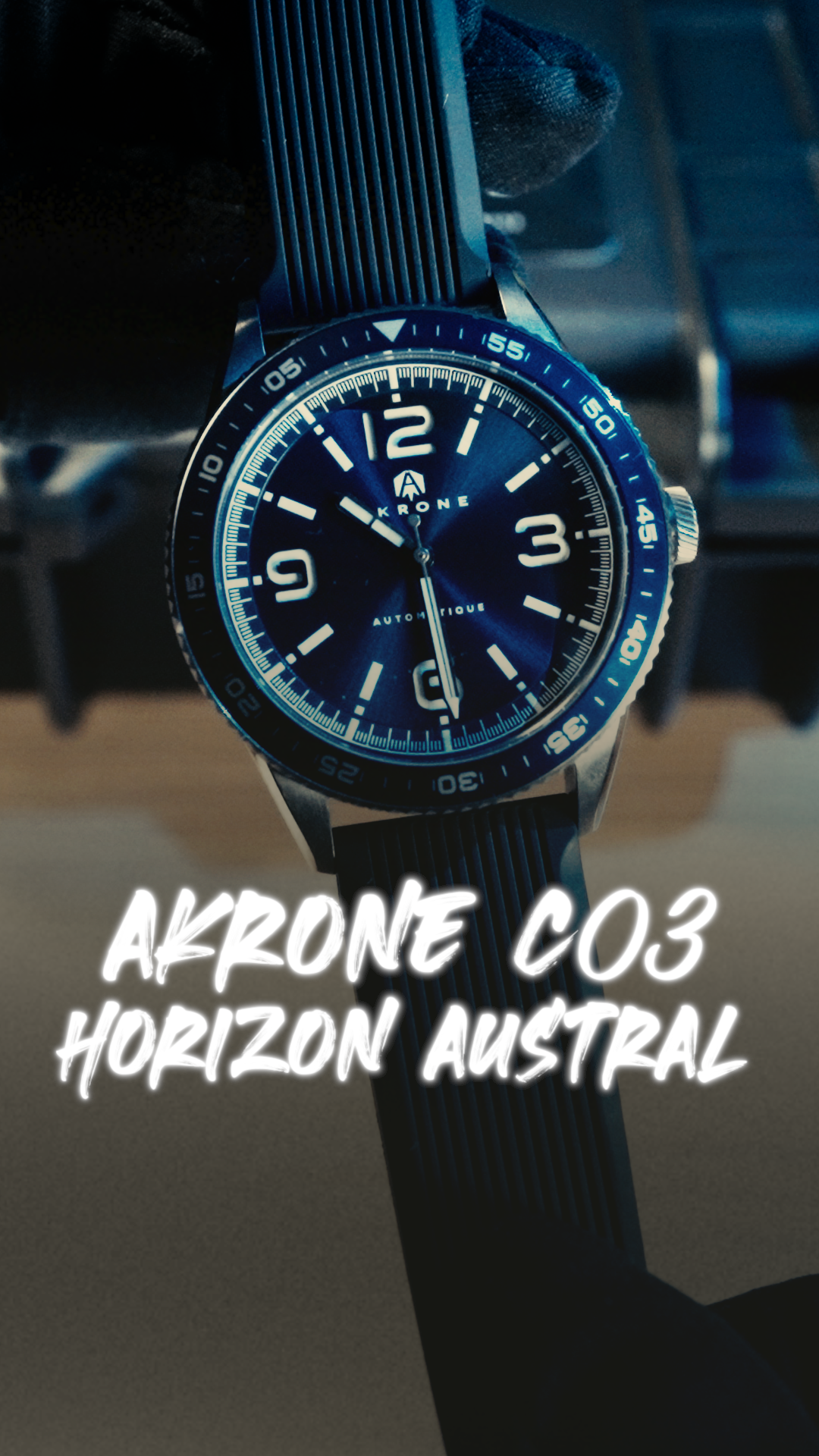 montre akrone C03 horizon de couleur bleu marine